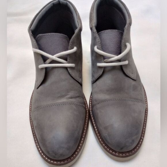 Clarks Grandin Top Chukka Boot in Gray Nubuck, size 8 main image 9